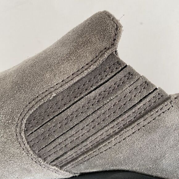 Born Tope Gray Suede Leather Heeled Boots Side Gore Sz 10 Boho Coastal Chic - Picture 15 of 15